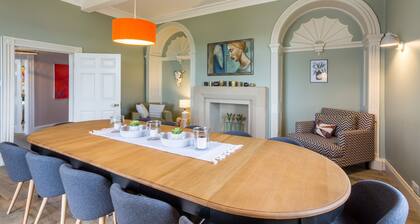 Emley Woodhouse - Seven Bedroom Villa, Sleeps 17