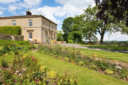 Emley Woodhouse - Sieben Schlafzimmer Villa, Schläft 17