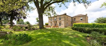 Emley Woodhouse - Seven Bedroom Villa, Sleeps 17