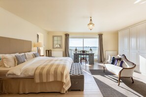 5 chambres, fer et planche à repasser, accès Internet, draps fournis