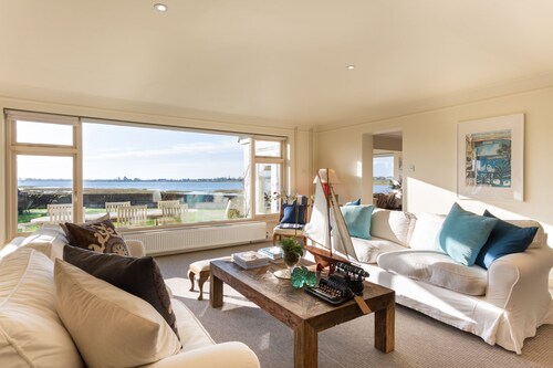 Snow Goose - Five Bedroom Villa, Sleeps 9