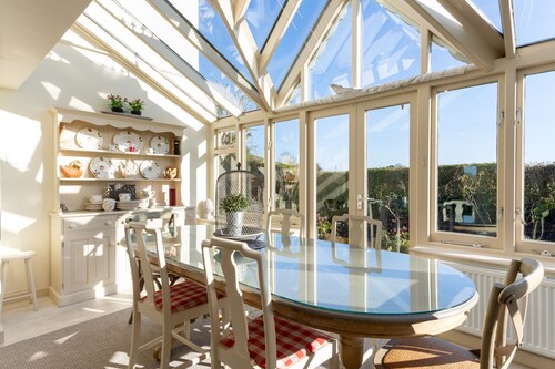 Snow Goose - Five Bedroom Villa, Sleeps 9