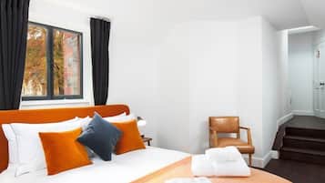 Iron/ironing board, internet, bed sheets