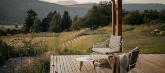 Hilltop Lodge - Four Bedroom Villa, Sleeps 8