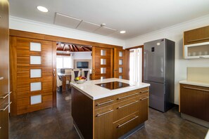 Dishwasher, high chair - Villa Princesa - Four Bedroom Villa, Sleeps 8 (Puerto Calero)