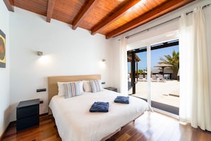 4 bedrooms, iron/ironing board, Internet, bed sheets - Villa Princesa - Four Bedroom Villa, Sleeps 8 (Puerto Calero)