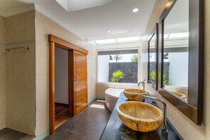 Hair dryer, towels - Villa Princesa - Four Bedroom Villa, Sleeps 8 (Puerto Calero)