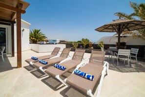Outdoor dining - Villa Princesa - Four Bedroom Villa, Sleeps 8 (Puerto Calero)