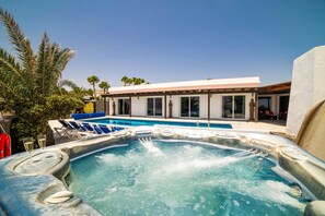 Outdoor spa tub - Villa Princesa - Four Bedroom Villa, Sleeps 8 (Puerto Calero)