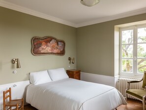 Bügeleisen/Bügelbrett, Internetzugang, Bettwäsche