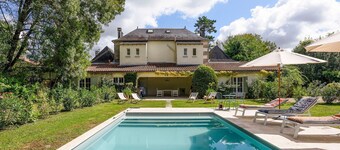 Maison Des Lustres - Four Bedroom Villa, Sleeps 8