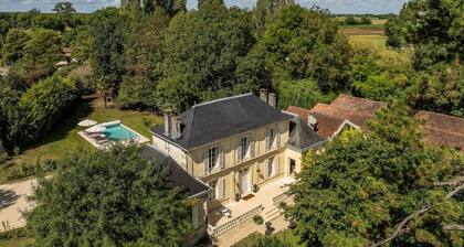 Maison Des Lustres - Quatre Chambres Villa, Couchages 8