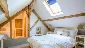 4 chambres, fer et planche Ă repasser, draps fournis