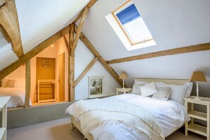 4 chambres, fer et planche à repasser, literie fournie