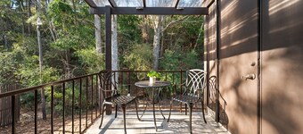 Beacon Grove Retreat – Patio • Washer/Dryer • WiFi