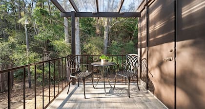 Beacon Grove Retreat – Patio • Washer/Dryer • WiFi