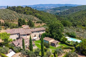 Exterior - Villa Raggiola - Six Bedroom Villa, Sleeps 12 (Barberino Tavarnelle)