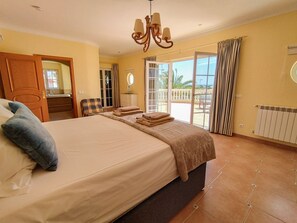 4 bedrooms, iron/ironing board, Internet, bed sheets - Villa Palmeira - Four Bedroom Villa, Sleeps 8 (Carvoeiro)