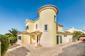 Unclassified image, 5 of 36, button - Villa Palmeira - Four Bedroom Villa, Sleeps 8 (Carvoeiro)