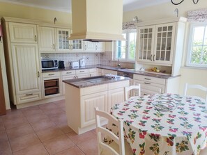 Dishwasher - Villa Palmeira - Four Bedroom Villa, Sleeps 8 (Carvoeiro)