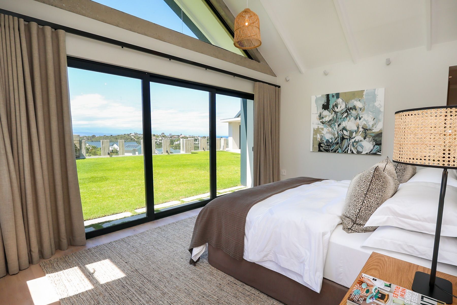 Iron/ironing board, internet, bed sheets