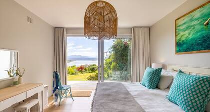 Busisiwe House - Four Bedroom Apartment, Sleeps 10