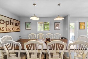 Dining - Casa Tejas MidTerm Rental (Arlington)