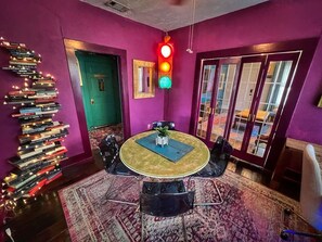 Interior - Funky Town Fare MidTerm Rental (Fort Worth)