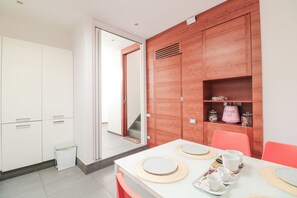 Dining - Deluxe Triple Room near the Naples waterfront (Napoli)