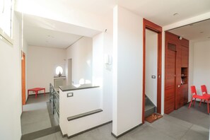 Interior - Deluxe Triple Room near the Naples waterfront (Napoli)