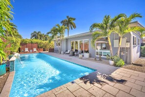 Pool - Sunny Side Up - Pool, Jacuzzi, Outdoor Kitchen (Wilton Manors)