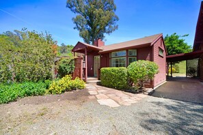 Exterior - Countryside Retreat only 5 blocks from Downtown (Sonoma)