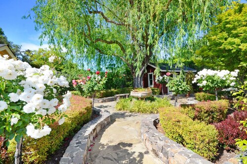 Perfect Retreat location in Downtown Sonoma