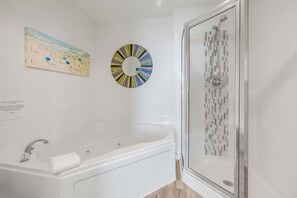 Bathroom - Lighthouse 1416 (Gulf Shores)