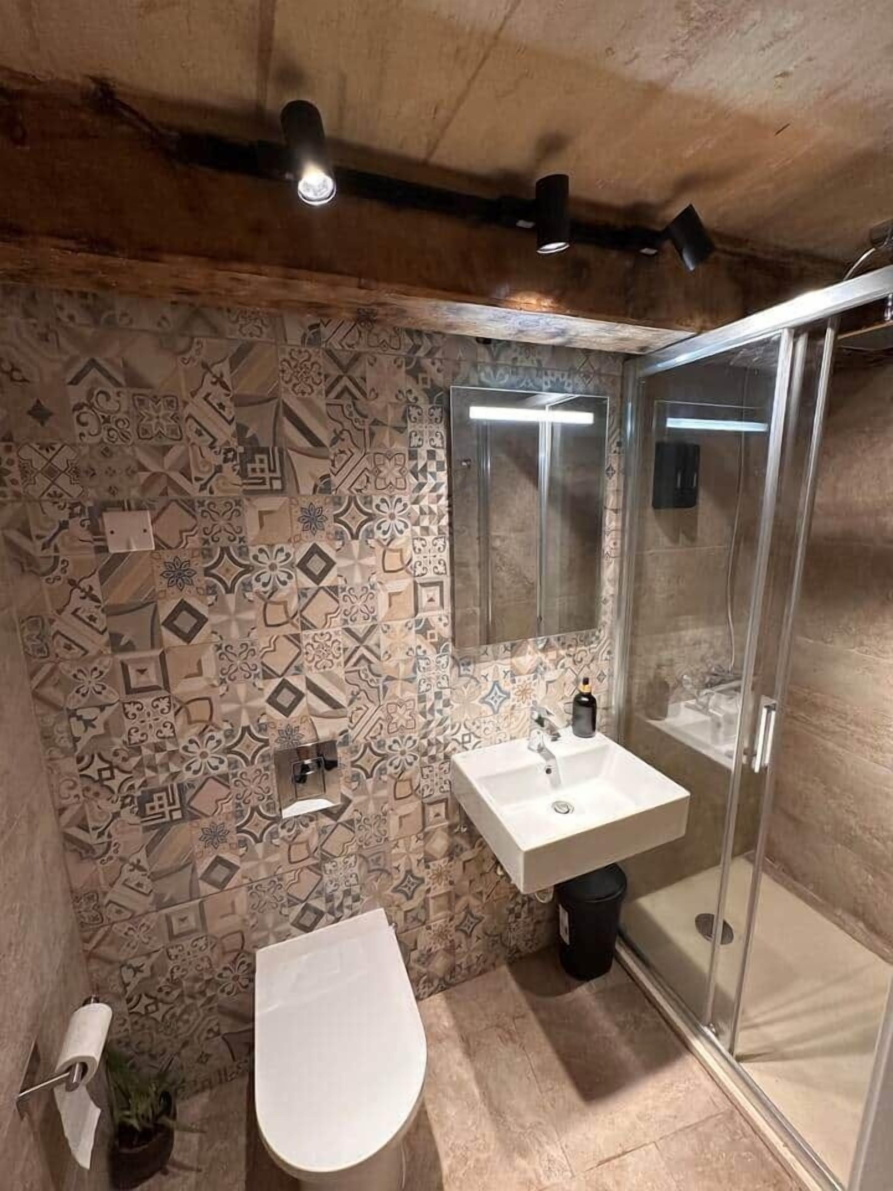 Hair dryer, towels