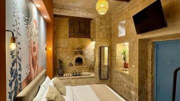 1 bedroom, in-room safe, iron/ironing board, WiFi