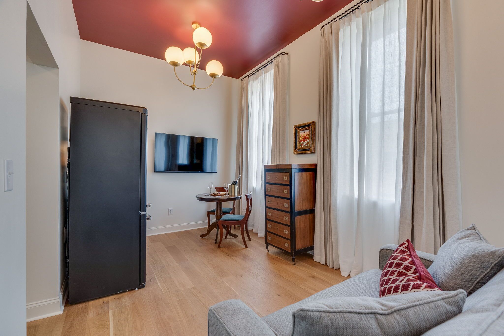 Deluxe Studio Suite | Living area