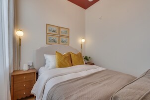 Deluxe Studio Suite | Blackout drapes, soundproofing, iron/ironing board, free WiFi