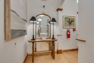 Deluxe Studio Suite | Interior