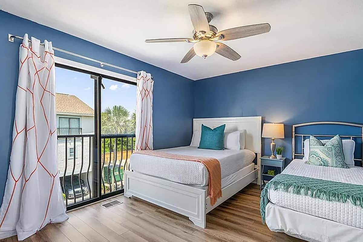 Nhà, nhiều giường (Costa Vista Townhouse #2) | 2 phòng ngủ