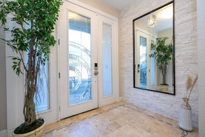 Interior - 3-Bedroom Luxury House (Orlando)