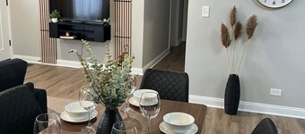 Modern 3BR Home Near Wheaton College & Cantigny