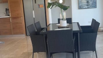 Apartment, 3 Bedrooms, Smoking | Dining