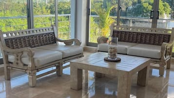 Apartment, 3 Bedrooms, Smoking | Interior