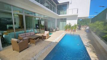 Apartamento, 3 habitaciones, fumadores | Piscina | Una piscina al aire libre