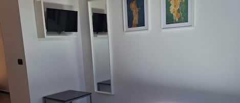 패밀리 트리플룸 | 이집트산 면 시트, 고급 침구, 오리/거위털 이불, 필로우탑 침대