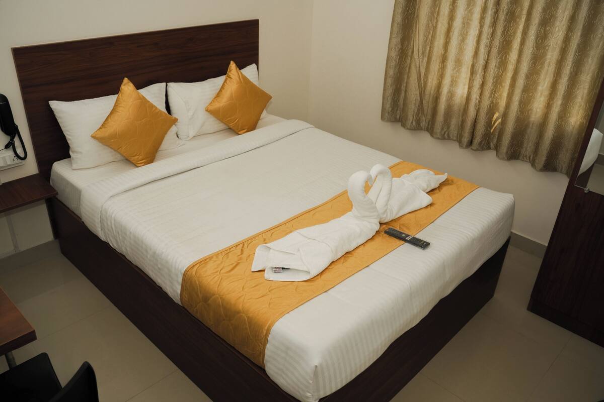 Een bureau, een laptopwerkplek, gratis wifi