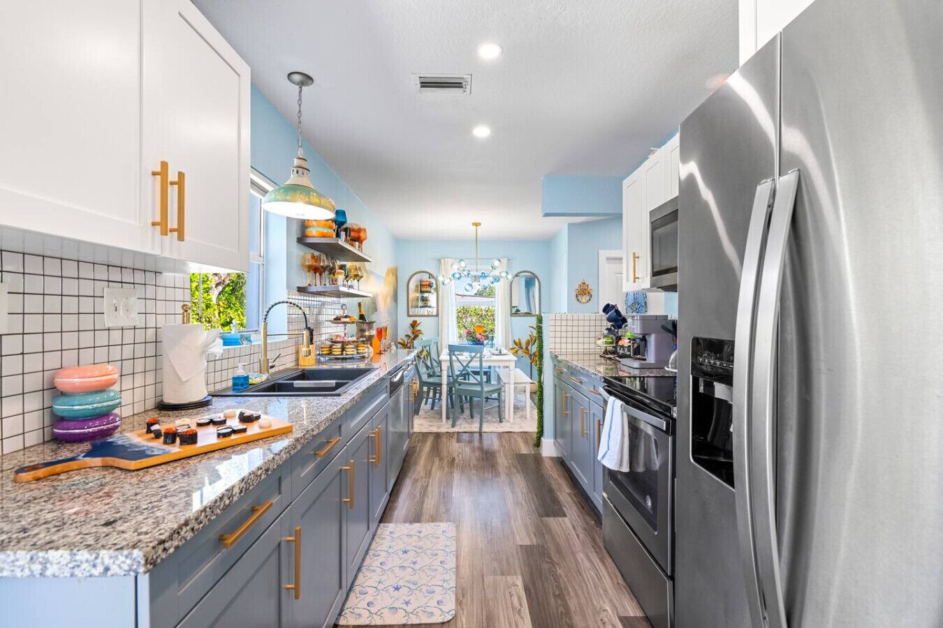 Fridge, microwave, stovetop, dishwasher