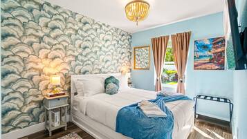 Iron/ironing board, travel crib, WiFi, bed sheets