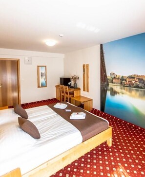 Double or Twin Room | In-room safe, desk, laptop workspace, iron/ironing board - Hotel Bau Maribor (Maribor)